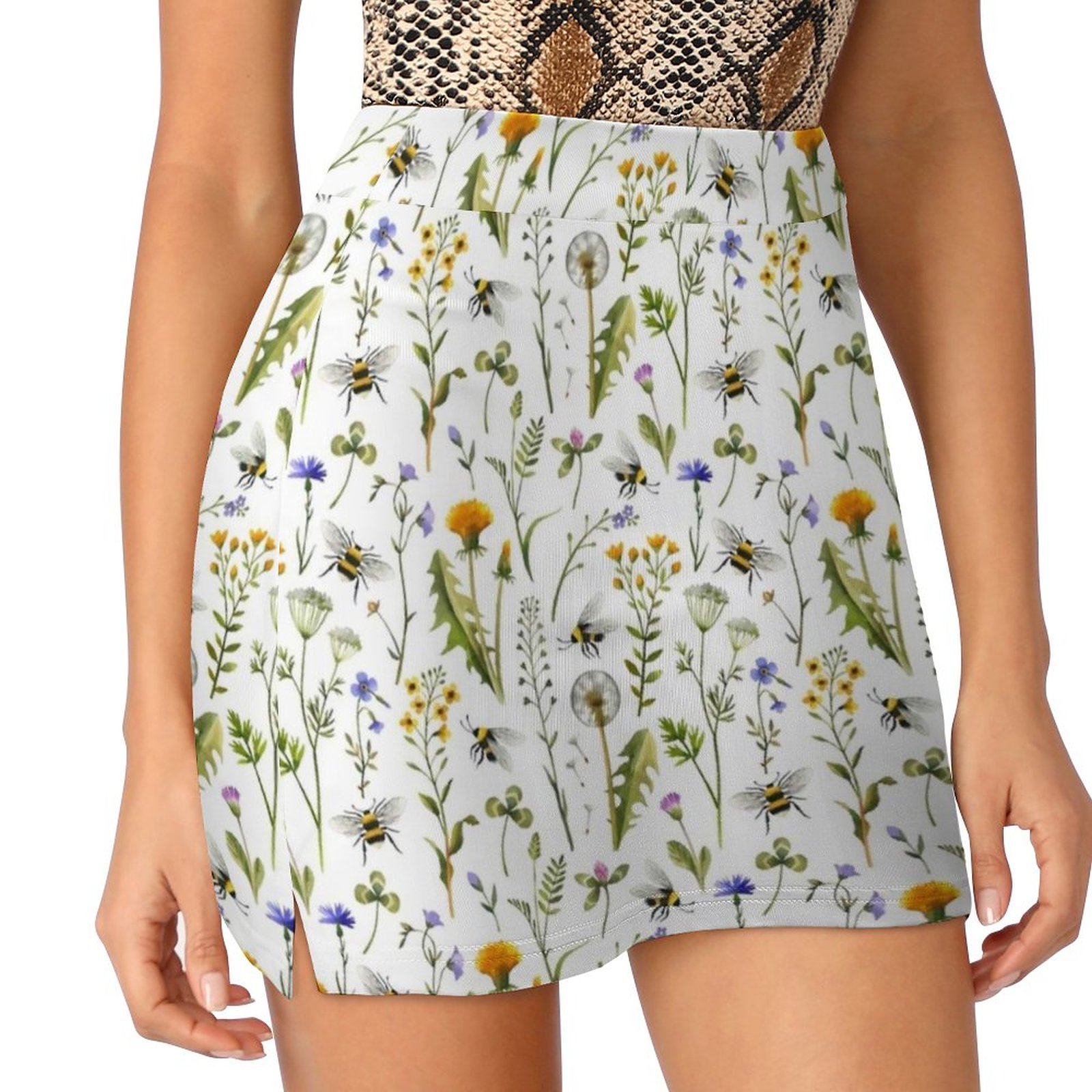 Bees And Wildflowers On White  - Badminton Minion 评论和价格